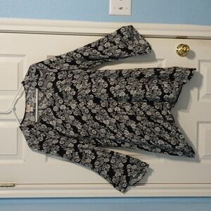 Mossimo Black & White Floral Design and Size is inL